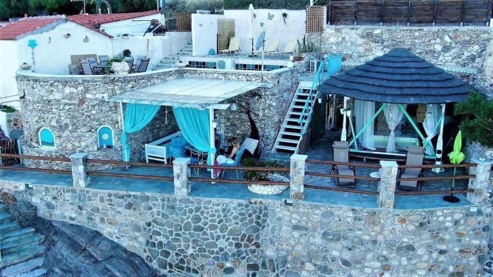 Guest House Gabriela Keratea Екстериор снимка