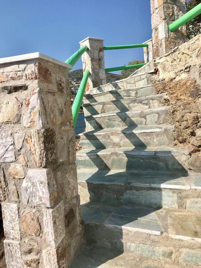 Guest House Gabriela Keratea Екстериор снимка