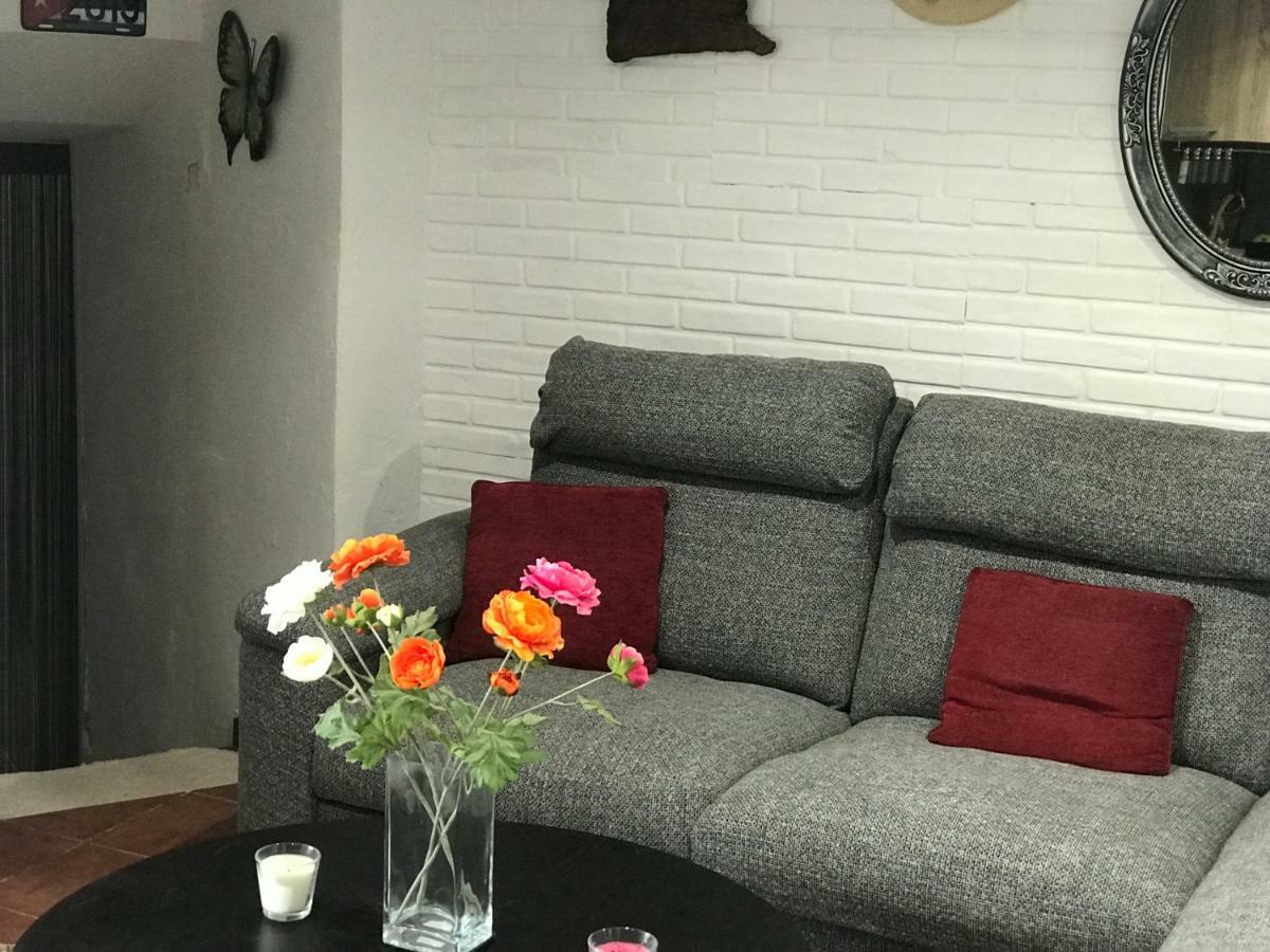 Guest House Gabriela Keratea Екстериор снимка